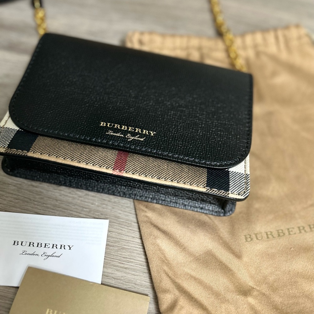 Authentic Burberry Wallet on Chain